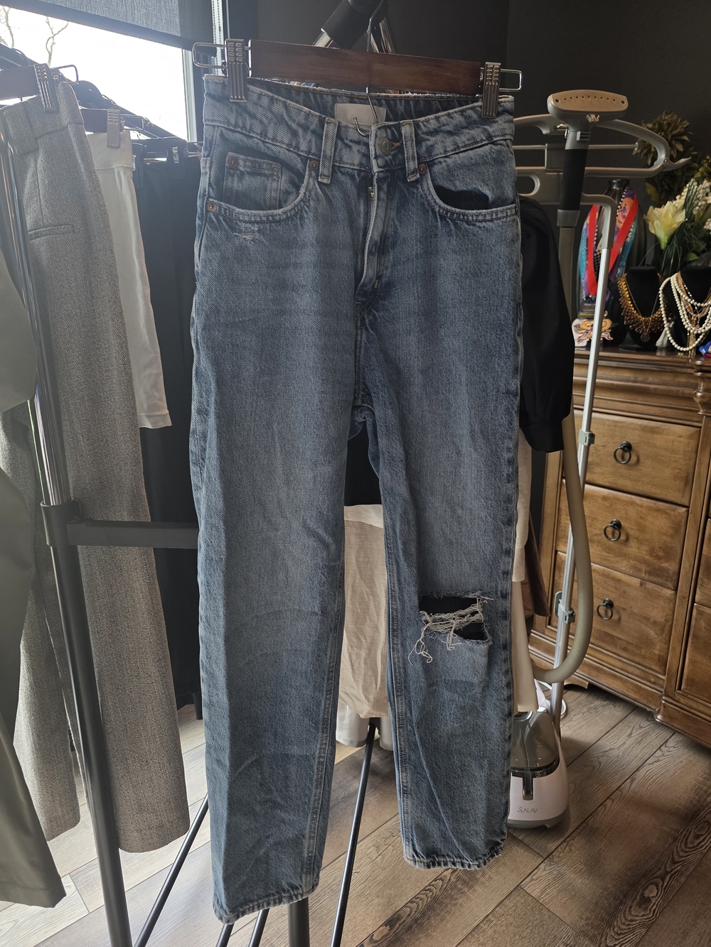 H&M Women's Light Blue Relaxed Straight Jeans with Knee Rip
